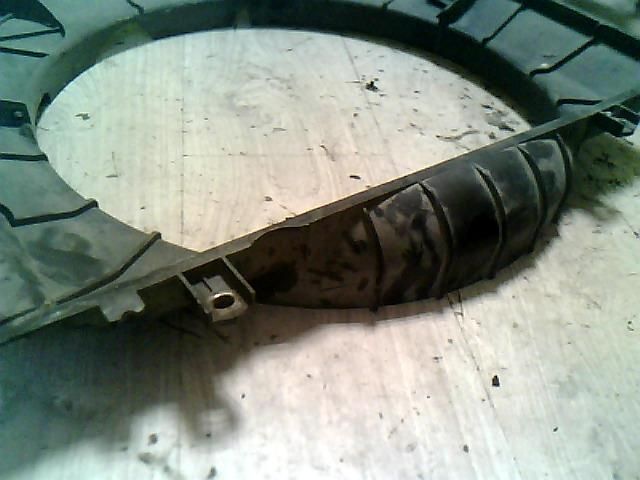 bontott TOYOTA HIACE Hűtő Légterelő