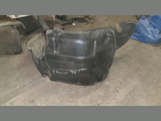 bontott TOYOTA HIACE Jobb első Első Dobbetét (Kerékjárati, Műanyag)