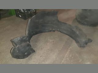 bontott TOYOTA HIACE Jobb első Első Dobbetét (Kerékjárati, Műanyag)