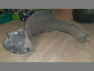 bontott TOYOTA HIACE Jobb első Első Dobbetét (Kerékjárati, Műanyag)