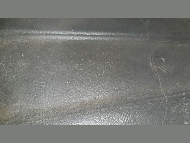 bontott TOYOTA HIACE Jobb első Első Dobbetét (Kerékjárati, Műanyag)