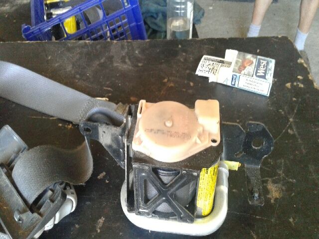 bontott TOYOTA HIACE Jobb első Övfeszítő