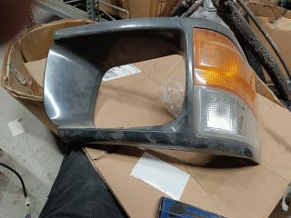 bontott TOYOTA HIACE Jobb Fényszóró Lámpakeret