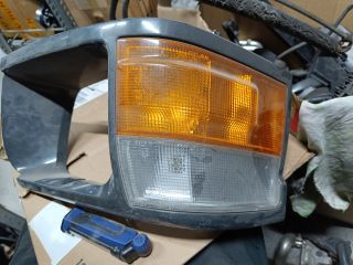 bontott TOYOTA HIACE Jobb Fényszóró Lámpakeret