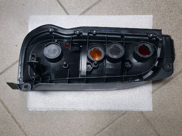 bontott TOYOTA HIACE Jobb Hátsó Lámpa