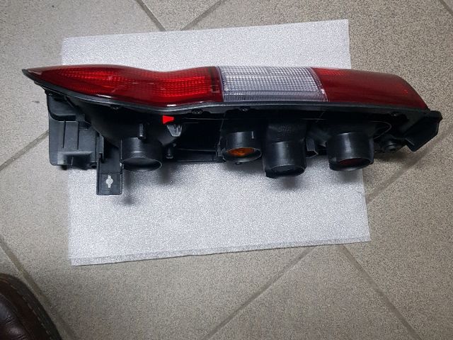 bontott TOYOTA HIACE Jobb Hátsó Lámpa