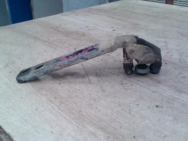 bontott TOYOTA HIACE Tolóajtó Sín Görgő