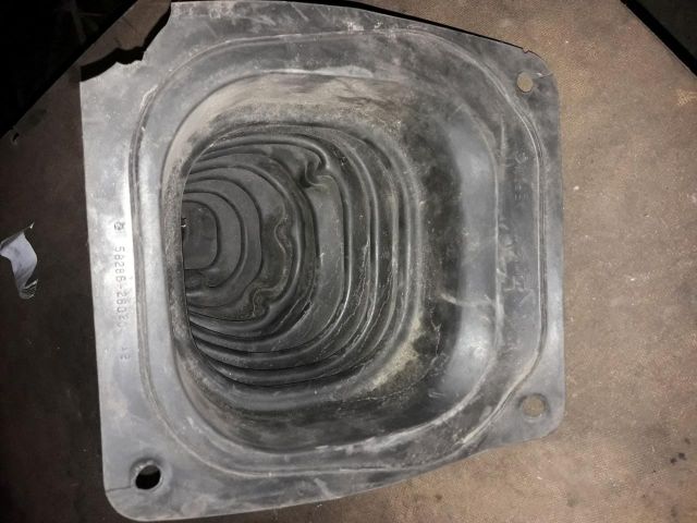 bontott TOYOTA HIACE Váltószoknya