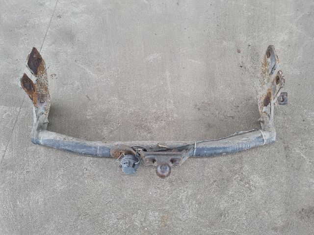 bontott TOYOTA HIACE Vonóhorog