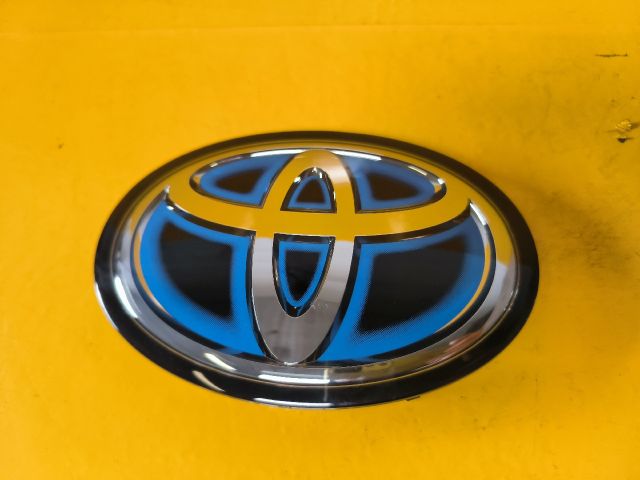 bontott TOYOTA HIGHLANDER Első Embléma