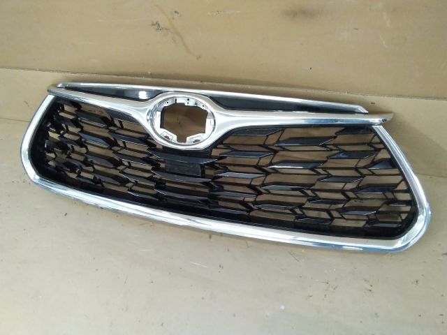 bontott TOYOTA HIGHLANDER Hűtőrács