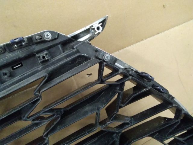 bontott TOYOTA HIGHLANDER Hűtőrács