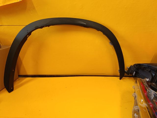 bontott TOYOTA HIGHLANDER Jobb első Sárvédő Díszléc