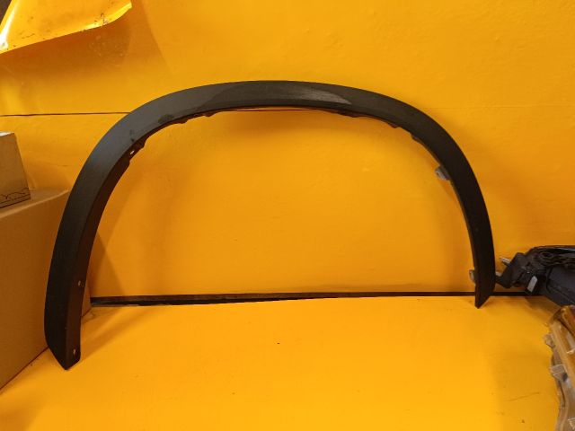 bontott TOYOTA HIGHLANDER Jobb első Sárvédő Díszléc