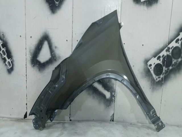 bontott TOYOTA HIGHLANDER Jobb első Sárvédő