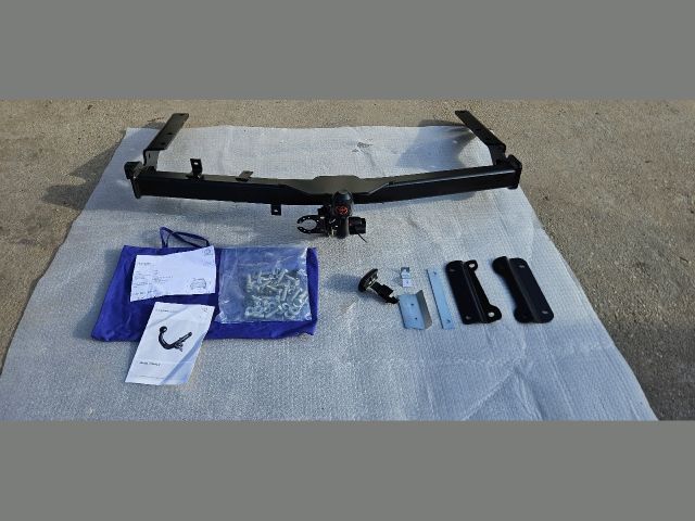 bontott TOYOTA HIGHLANDER Vonóhorog