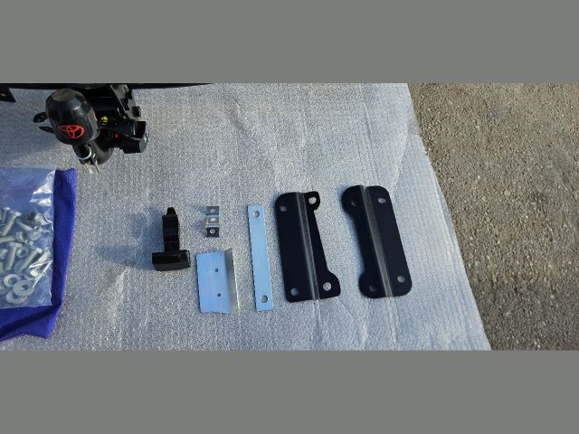 bontott TOYOTA HIGHLANDER Vonóhorog