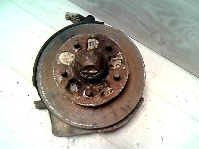 bontott TOYOTA HILUX Bal első Csonkállvány Kerékaggyal