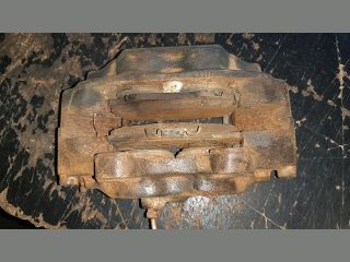 bontott TOYOTA HILUX Bal első Féknyereg Munkahengerrel