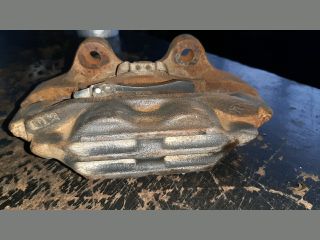 bontott TOYOTA HILUX Bal első Féknyereg Munkahengerrel