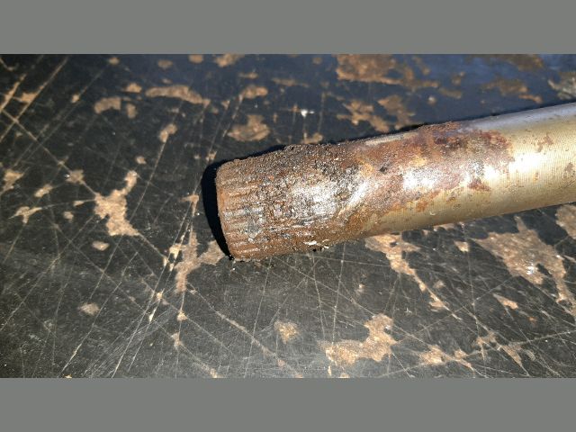 bontott TOYOTA HILUX Bal Féltengely