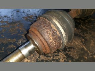 bontott TOYOTA HILUX Bal Féltengely