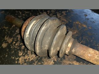 bontott TOYOTA HILUX Bal Féltengely