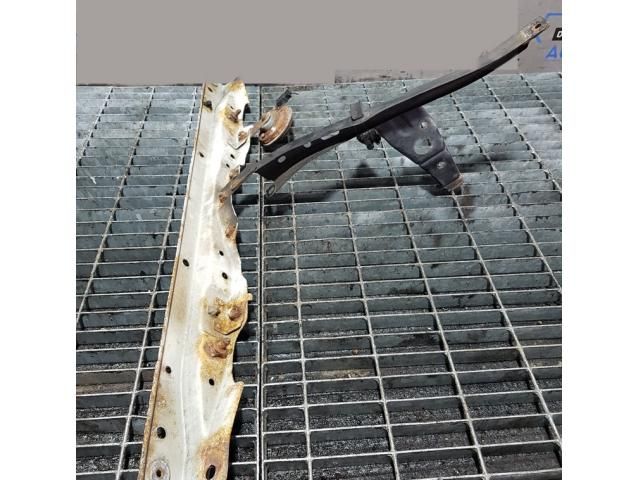 bontott TOYOTA HILUX Homlokfal (Üres lemez)