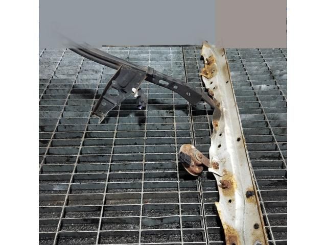 bontott TOYOTA HILUX Homlokfal (Üres lemez)