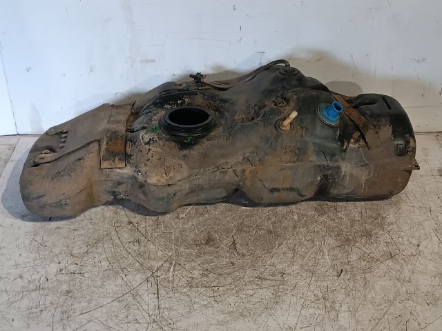 bontott TOYOTA HILUX Tank