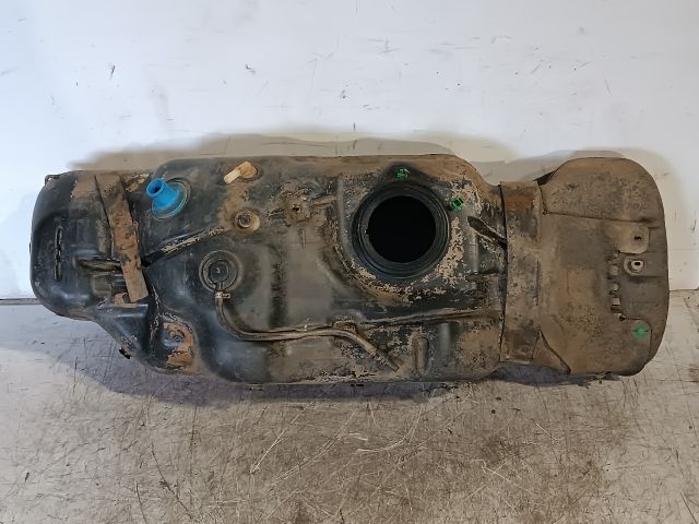 bontott TOYOTA HILUX Tank