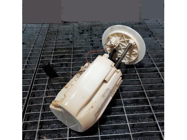 bontott TOYOTA HILUX Üzemanyag Szivattyú