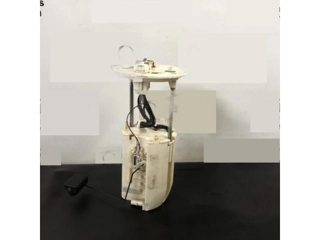 bontott TOYOTA HILUX Üzemanyag Szivattyú