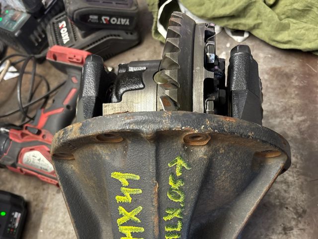 bontott TOYOTA HILUX Hátsó Differenciálmű