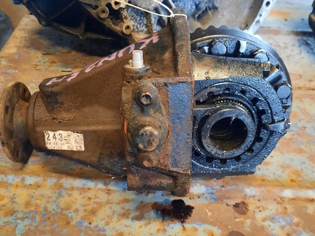 bontott TOYOTA HILUX Hátsó Differenciálmű