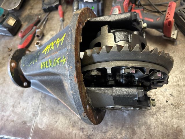 bontott TOYOTA HILUX Hátsó Differenciálmű