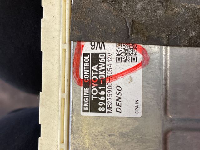 bontott TOYOTA HILUX Motorvezérlő