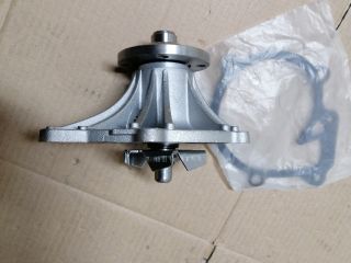 bontott TOYOTA HILUX Vízpumpa