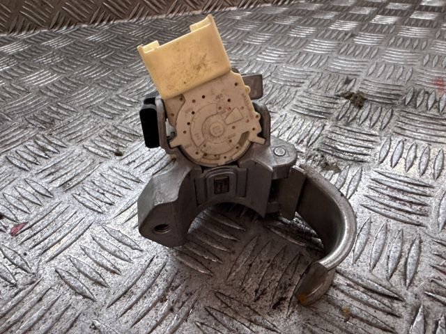 bontott TOYOTA HILUX Gyújtáskapcsoló Házzal