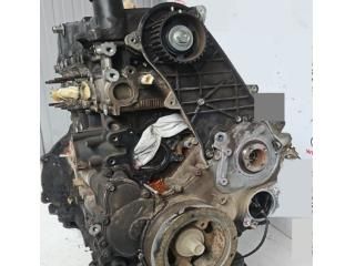 bontott TOYOTA HILUX Motor (Fűzött blokk hengerfejjel)