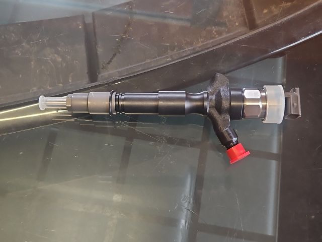 bontott TOYOTA HILUX Porlasztó (1 db)