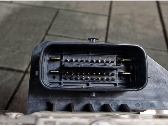 bontott TOYOTA HILUX ABS Kocka