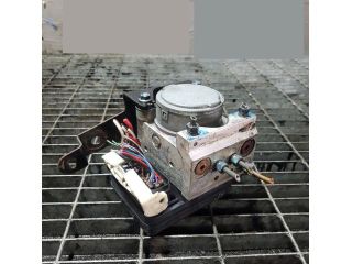 bontott TOYOTA HILUX ABS Kocka