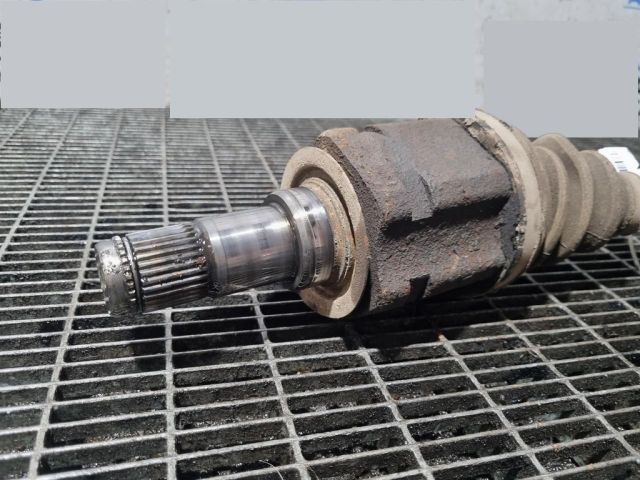 bontott TOYOTA HILUX Bal Féltengely