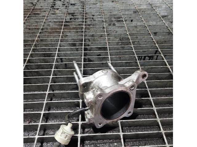 bontott TOYOTA HILUX EGR Hűtő Cső