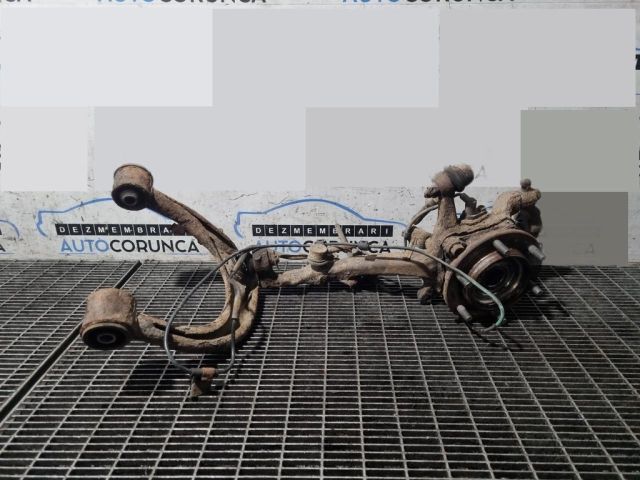 bontott TOYOTA HILUX Jobb első Csonkállvány