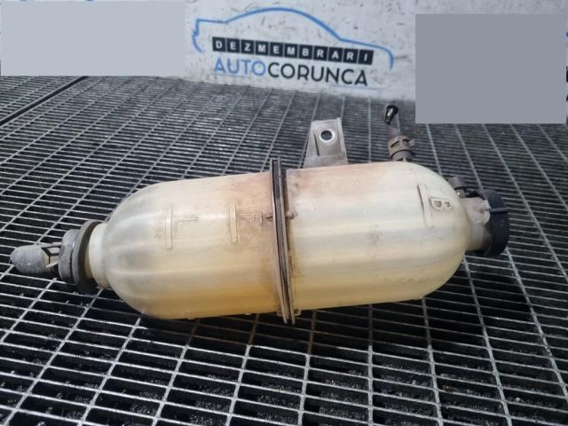 bontott TOYOTA HILUX Kiegyenlítő Tartály