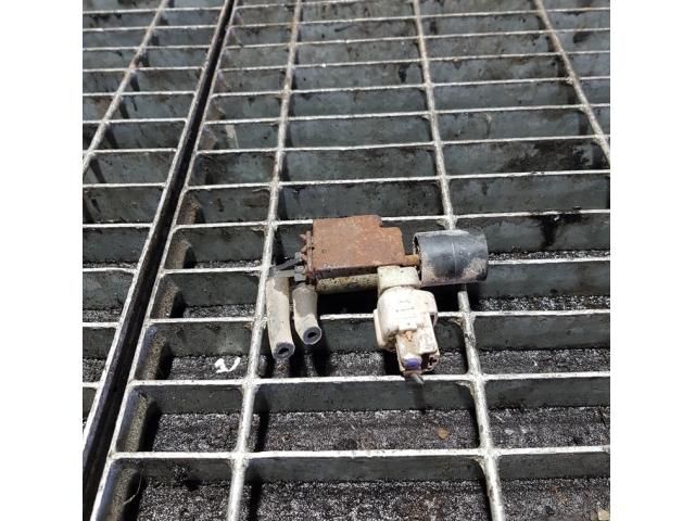 bontott TOYOTA HILUX Lefújószelep