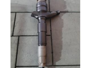 bontott TOYOTA HILUX Porlasztó (1 db)