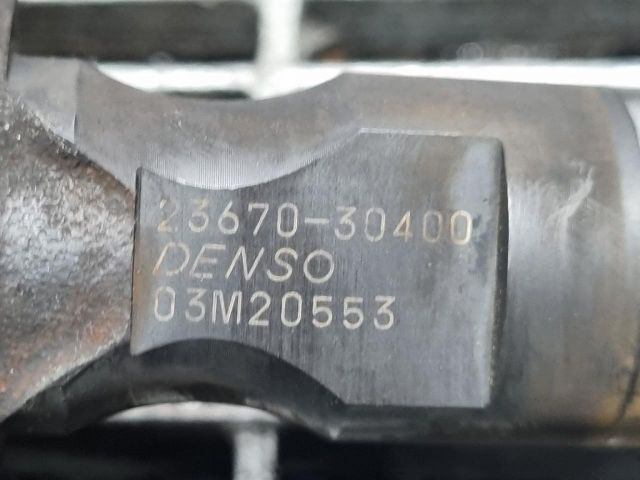 bontott TOYOTA HILUX Porlasztó (1 db)